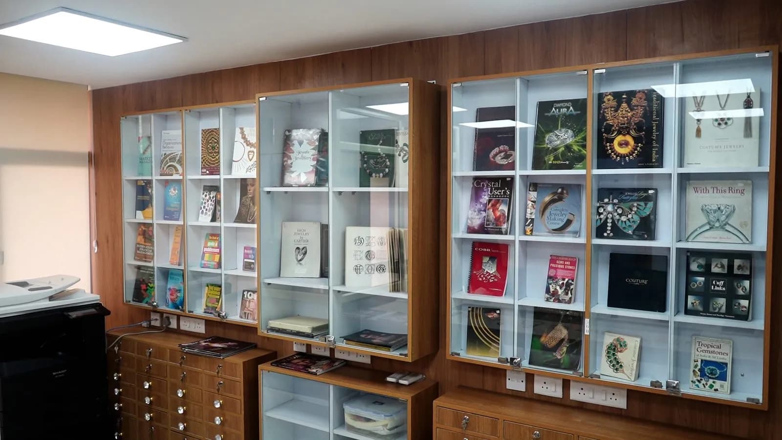 The design library — jewellery reference books and resources